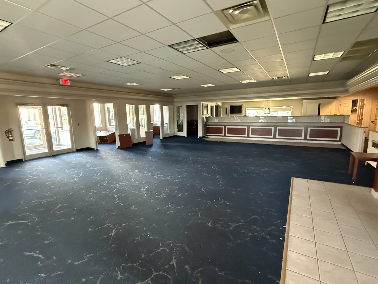 Freestanding 4,149 SF Former Bank — Lease in Willoughby, OH, photo 5 of 8