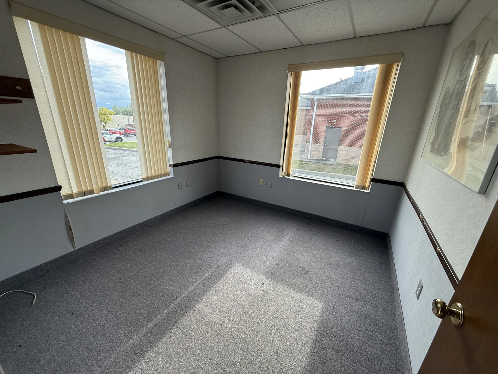 1,600 SF Former Dental Clinic — Lease in Willoughby, OH, photo 4 of 7