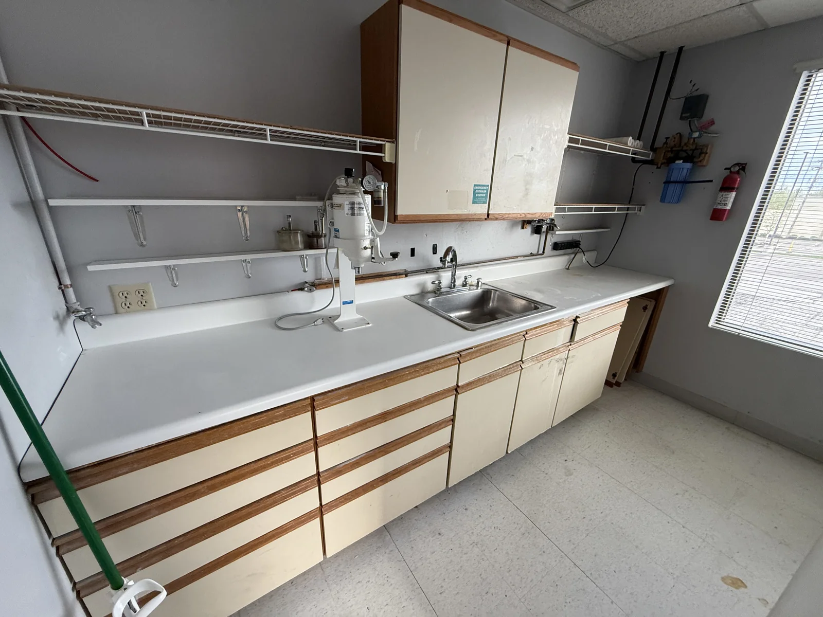 1,600 SF Former Dental Clinic — Lease in Willoughby, OH, photo 5 of 7