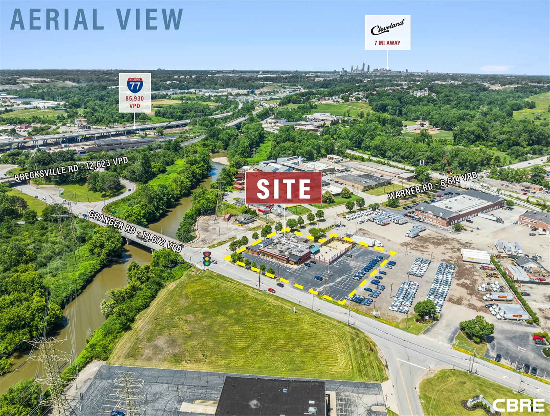 11,625 SF Former Restaurant — Sale in Valley View, OH, photo 2 of 3