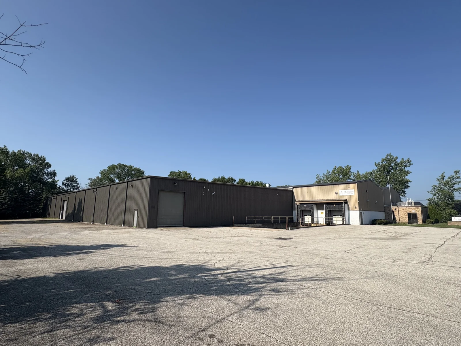 Industrial in Elyria, OH — Lease in Elyria, OH, photo 1 of 8