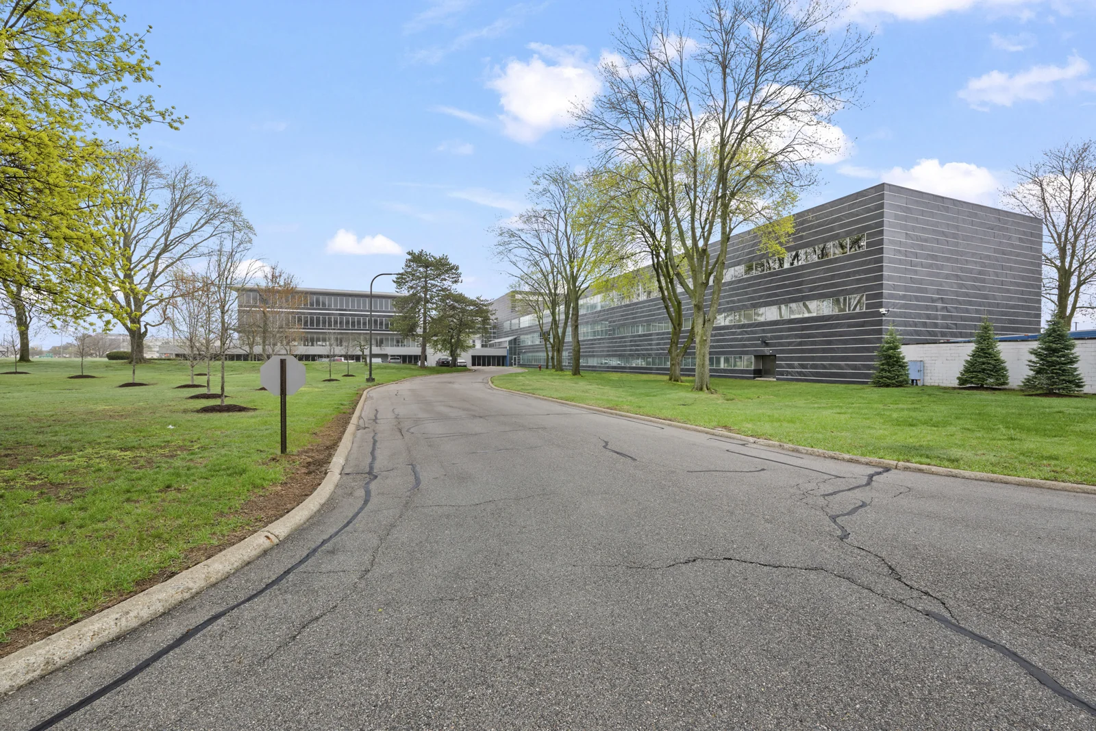 Office in Southfield, MI — Lease in Southfield, MI, photo 4 of 8