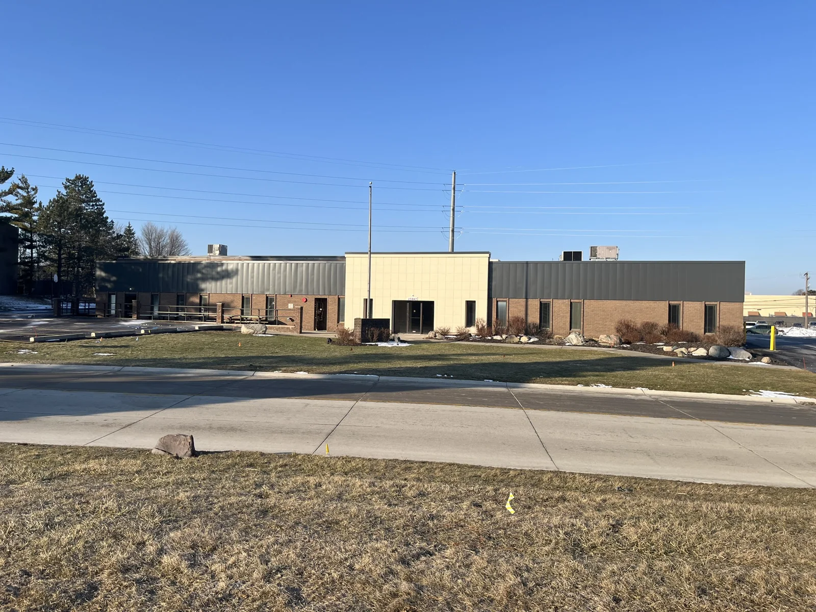 Industrial in Farmington Hills, MI — Sale in Farmington Hills, MI, photo 1 of 1