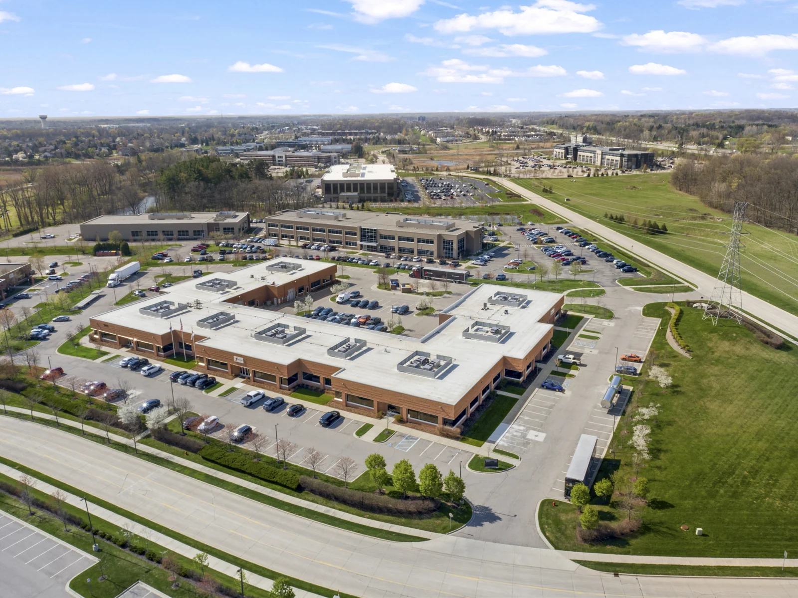 Adams South Technology Centre — Lease in Novi, MI, photo 2 of 5