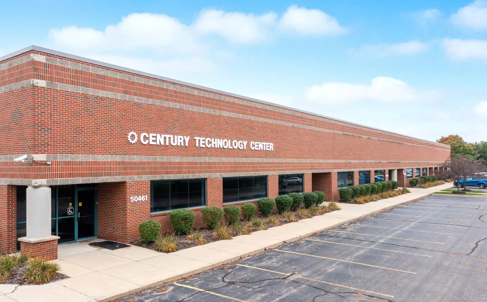 Century Technology Center — Lease in Wixom, MI, photo 2 of 8