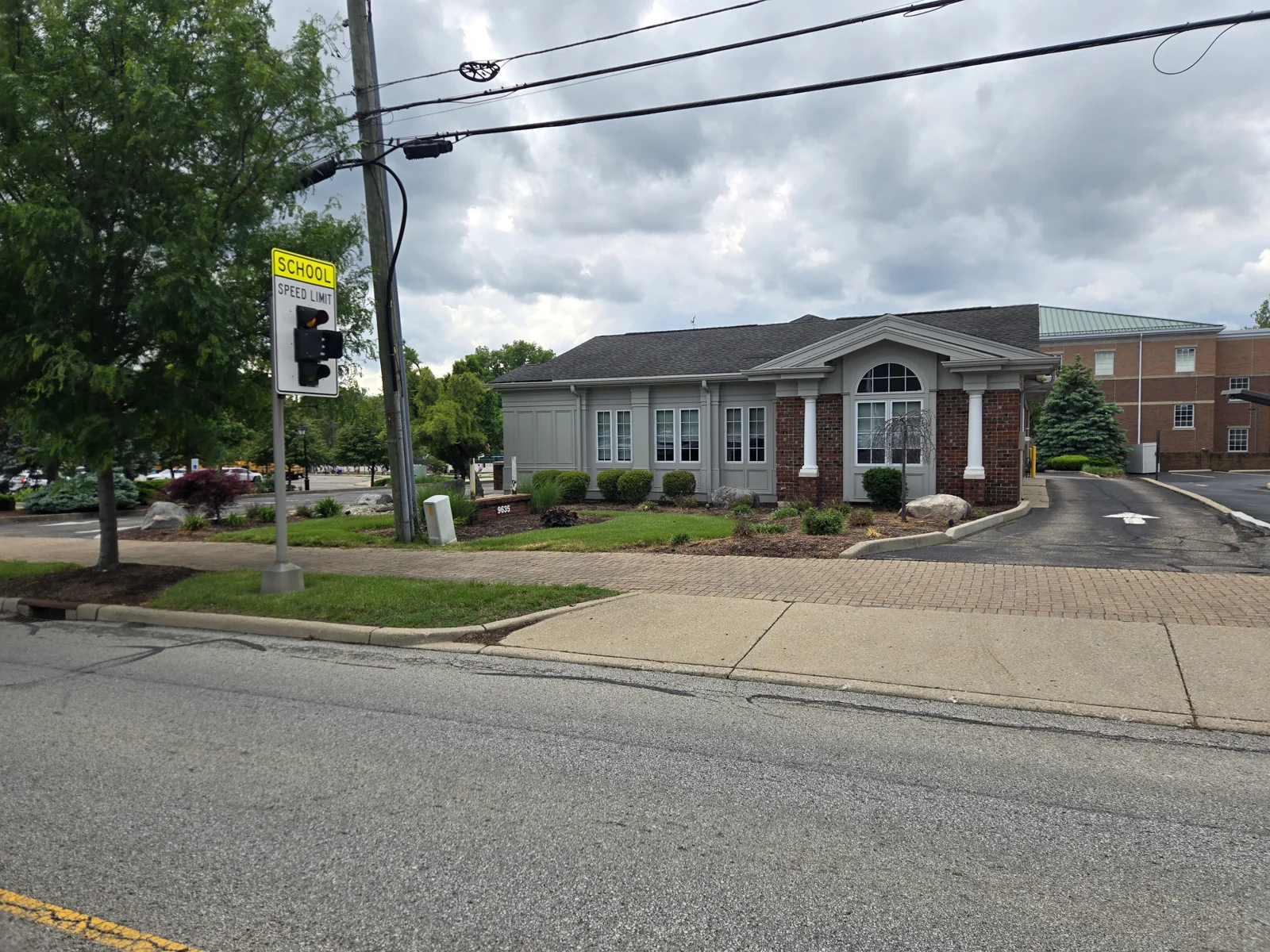WesBanco Montgomery — Lease in Cincinnati, OH, photo 2 of 3