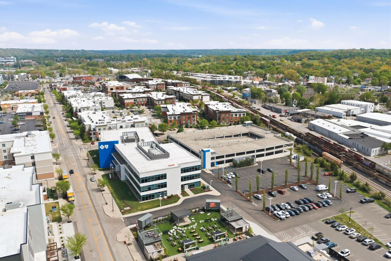 3075 Vandercar Way — Lease in Cincinnati, OH, photo 2 of 8