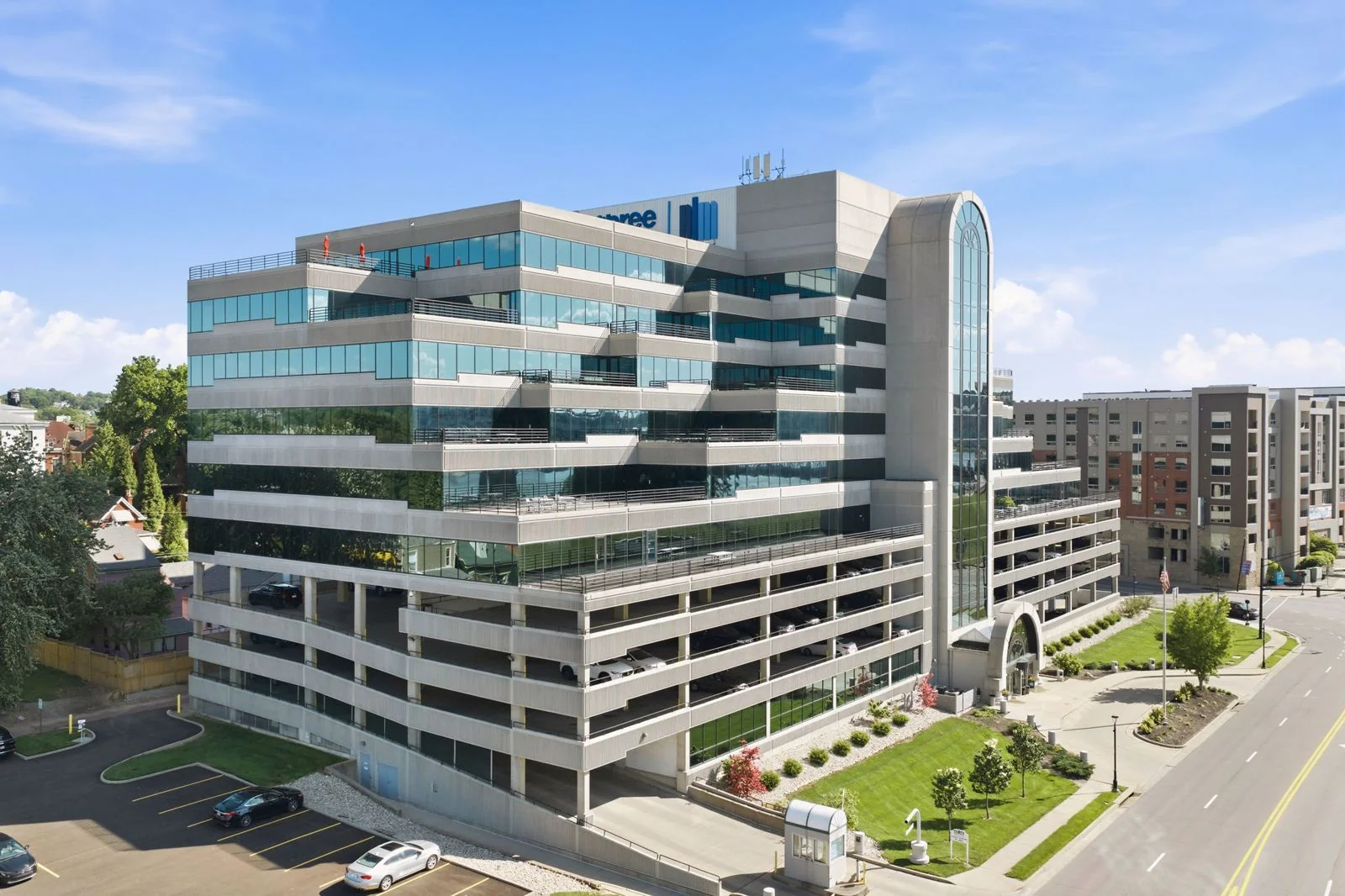 Riverfront Place — Lease in Newport, KY, photo 1 of 8