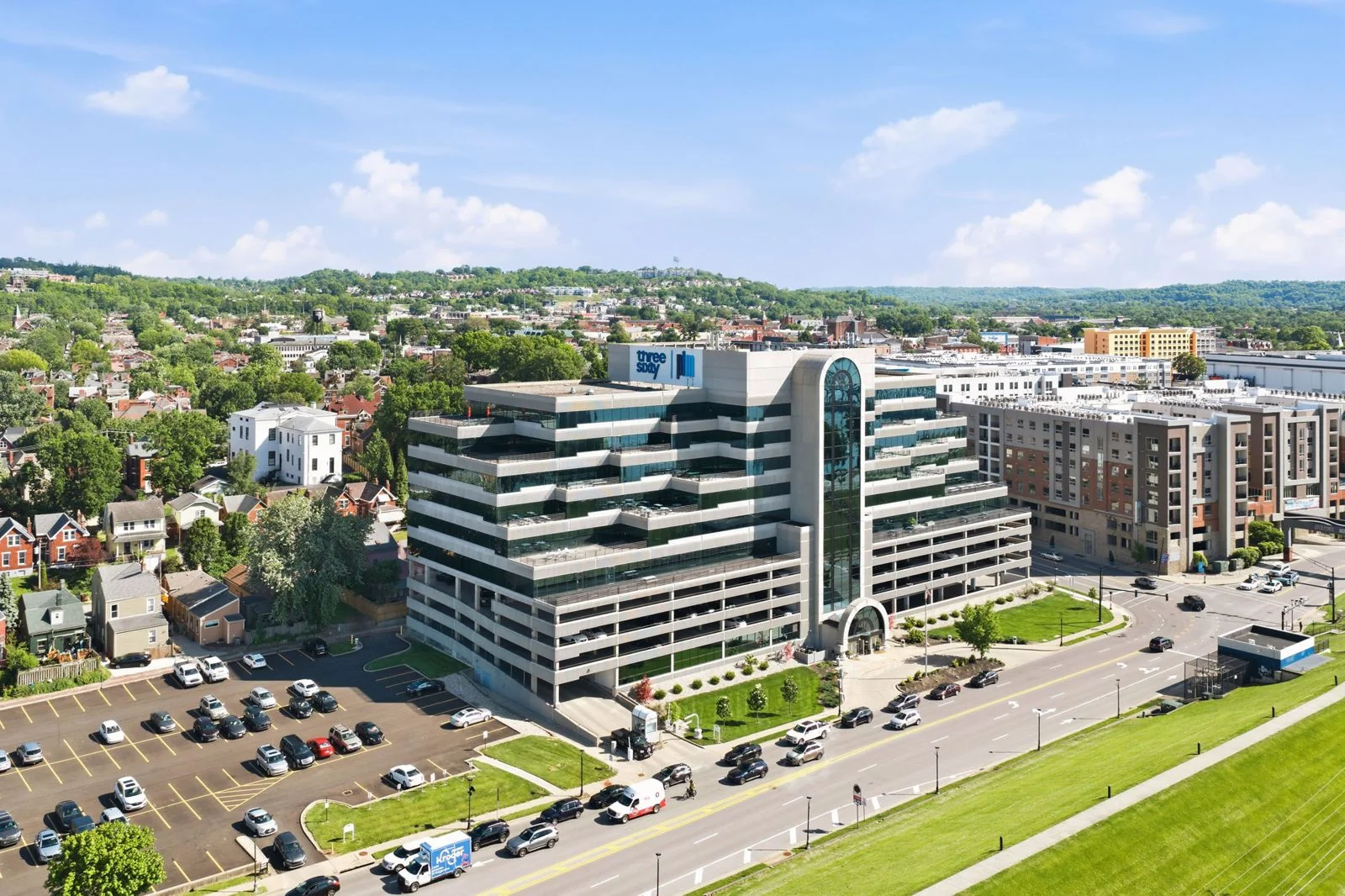 Riverfront Place — Lease in Newport, KY, photo 2 of 8