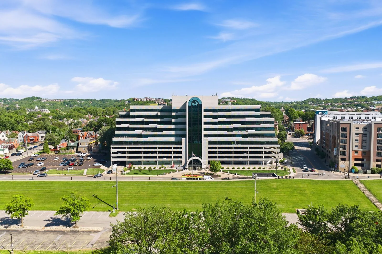 Riverfront Place — Lease in Newport, KY, photo 3 of 8