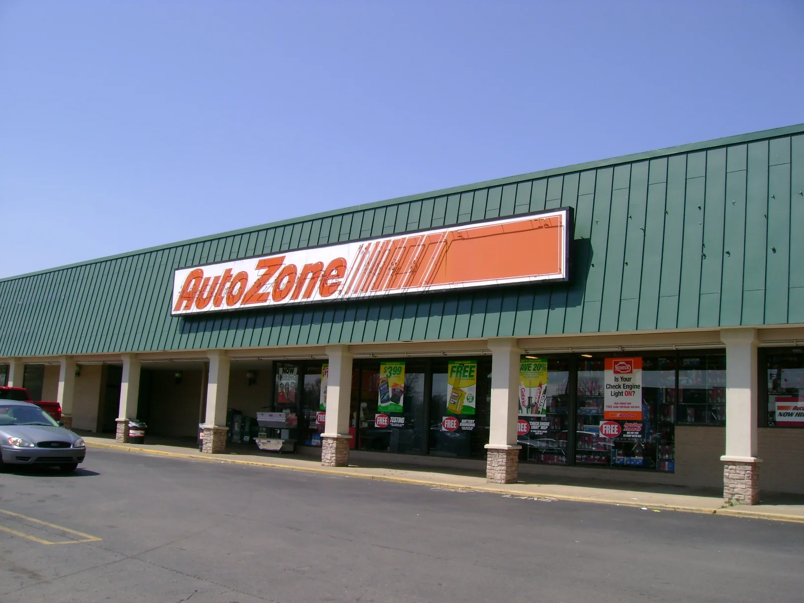 Bardstown Square — Lease in Louisville, KY, photo 2 of 5