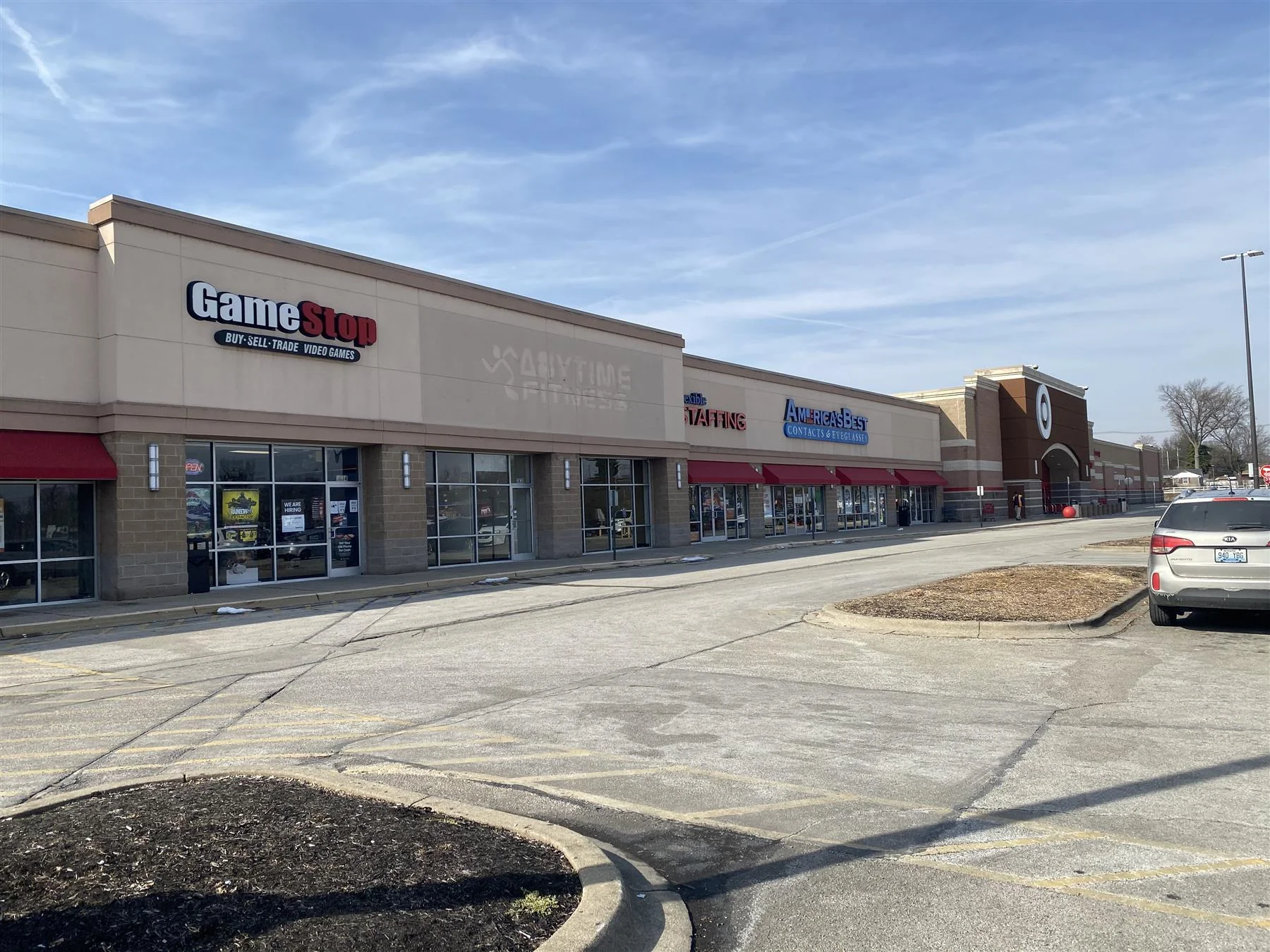Target Anchored Retail Space — Lease in Louisville, KY, photo 3 of 4