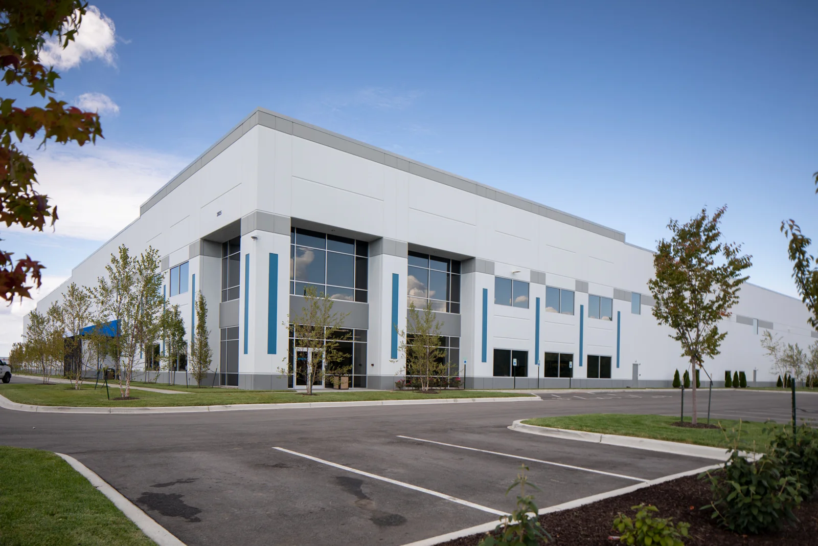 LogistiCenter at Louisville Airport — Lease in Louisville, KY, photo 1 of 4