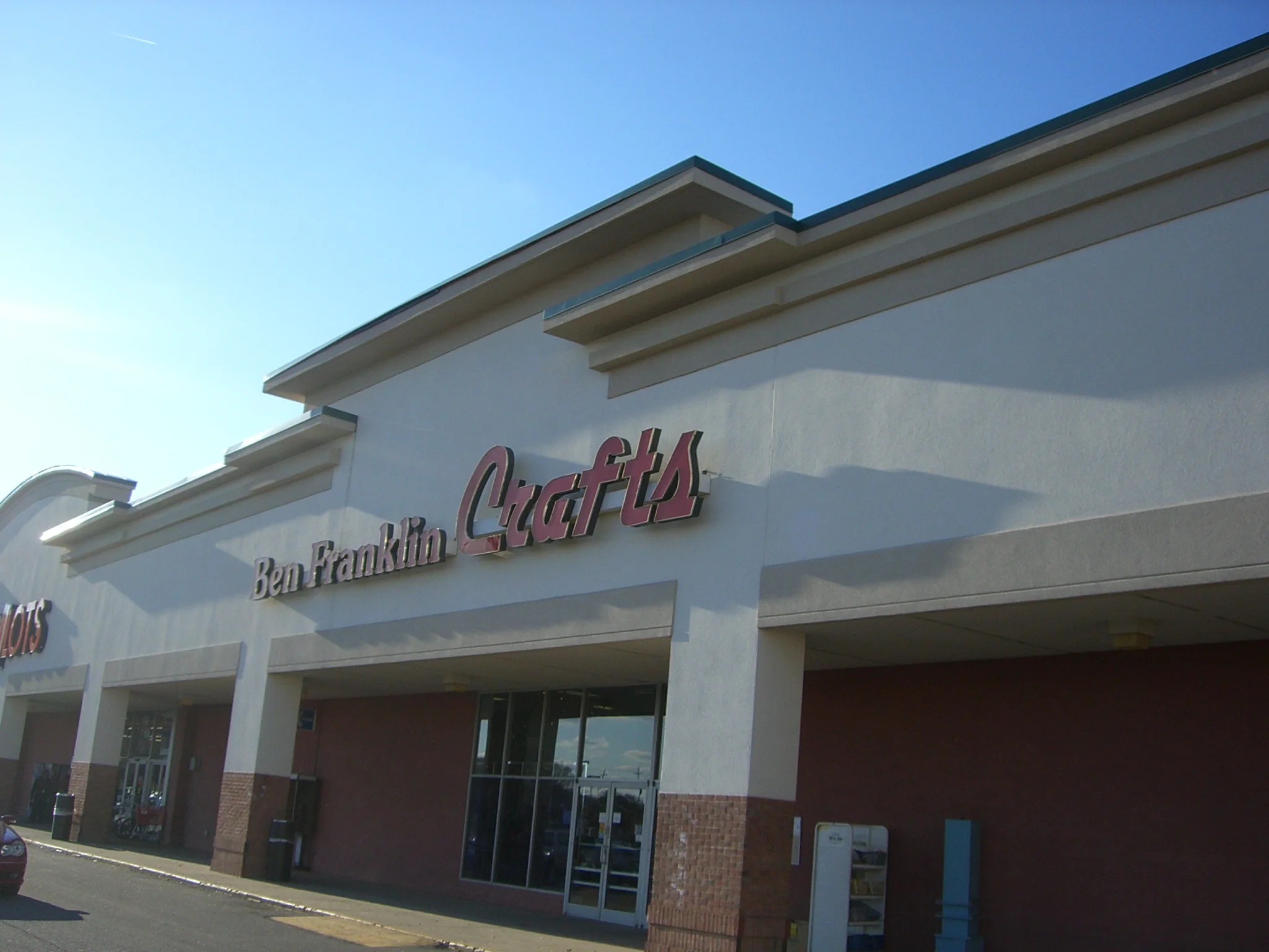 New Albany Plaza — Lease in New Albany, IN, photo 2 of 3