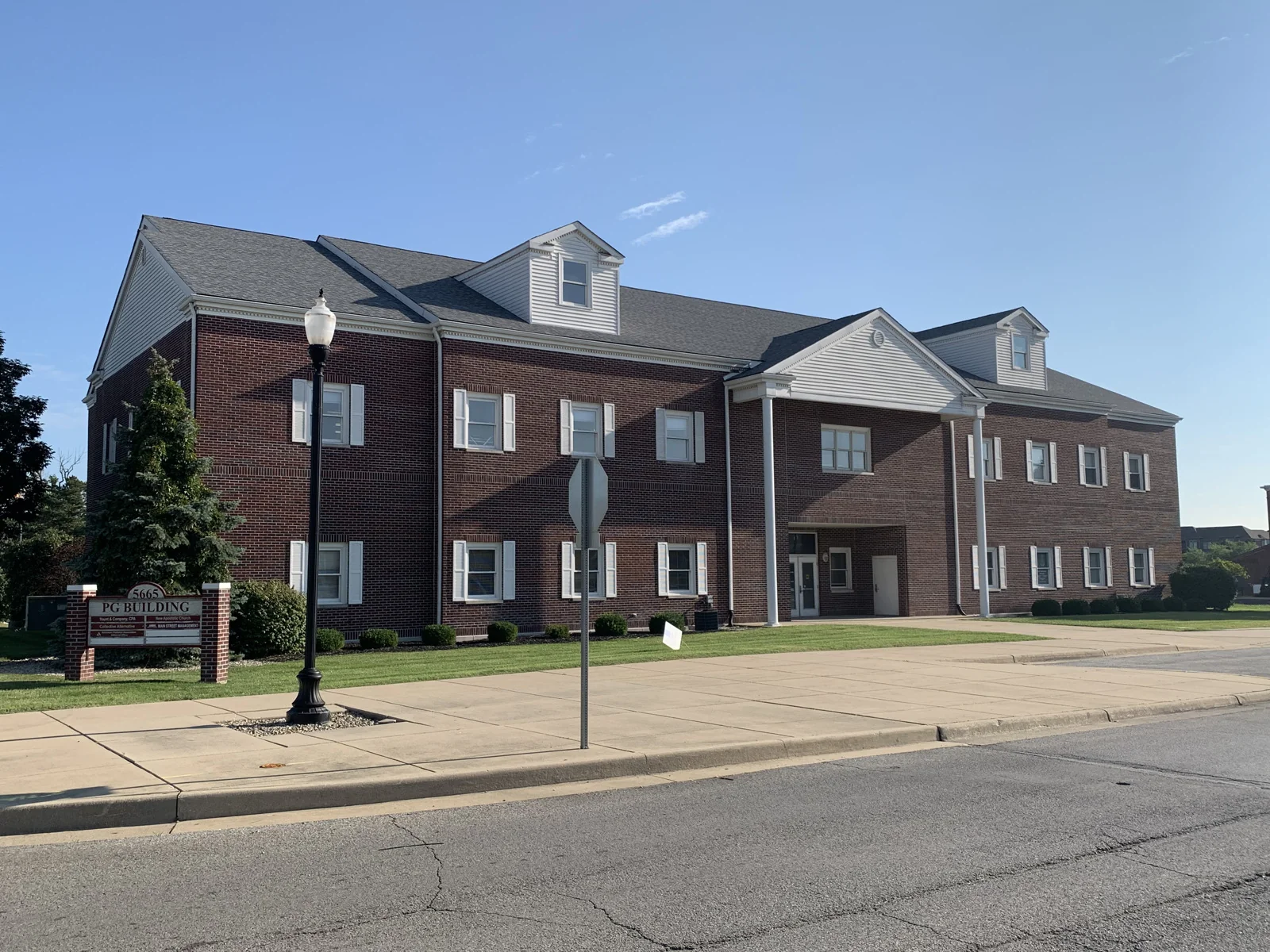 Office in Indianapolis, IN — Lease in Indianapolis, IN, photo 1 of 4