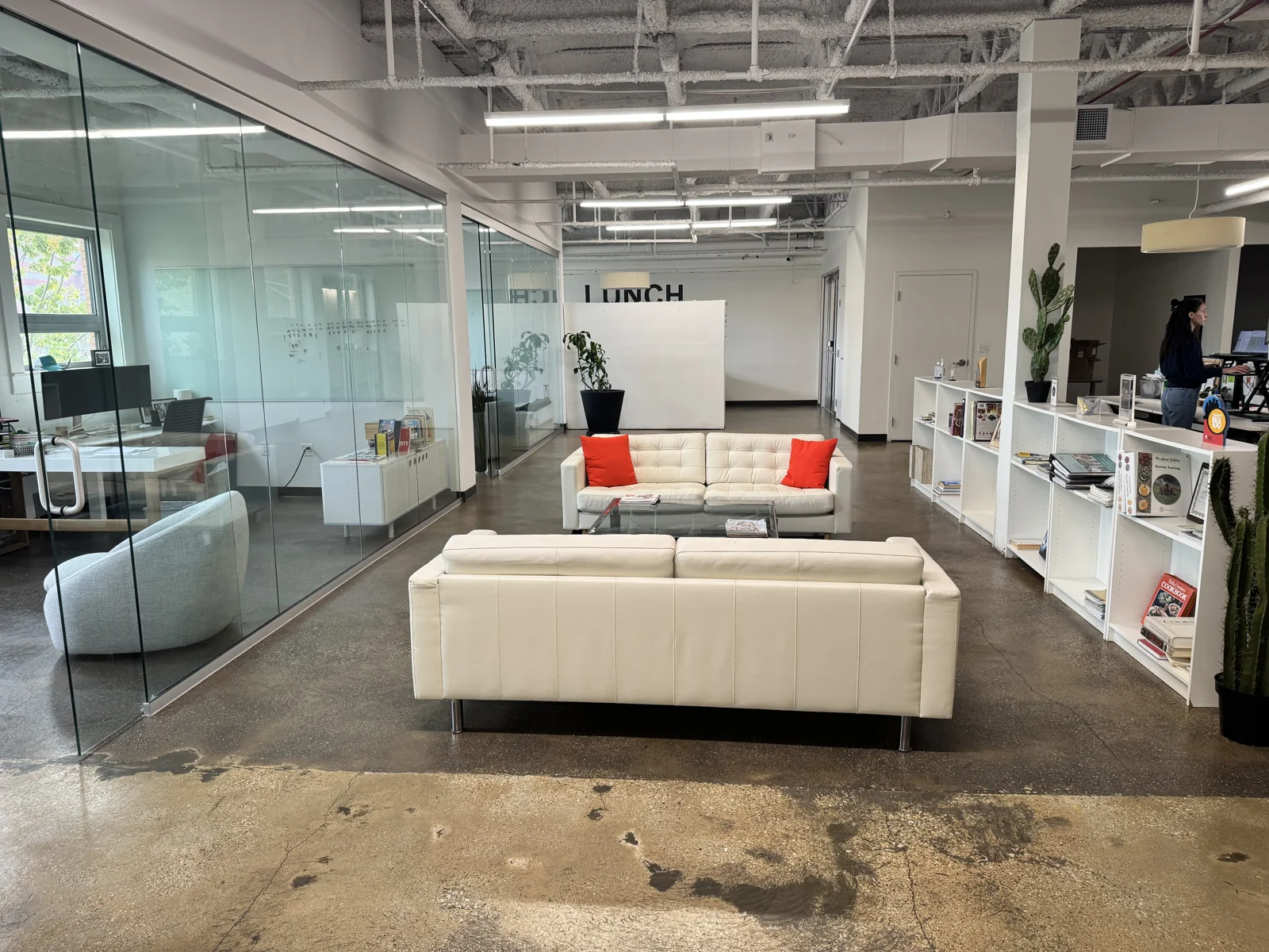 1200 W Cermak, Chicago, IL — Lease in Chicago, IL, photo 2 of 8