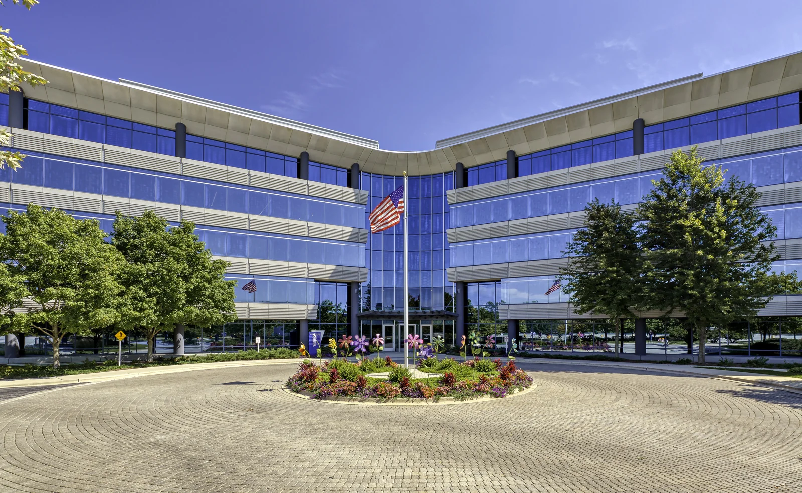 Oak Brook Pointe — Lease in Oak Brook, IL, photo 1 of 4