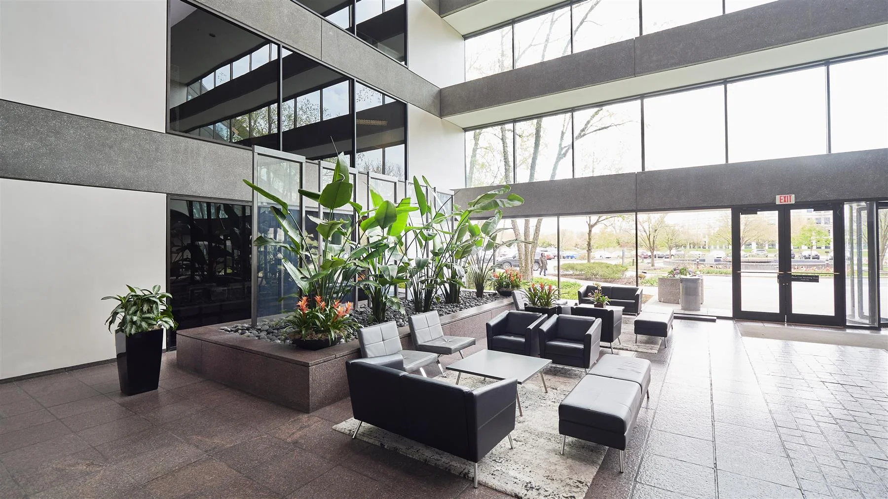 Park Plaza — Lease in Naperville, IL, photo 3 of 3