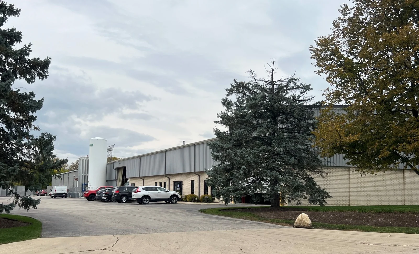 Industrial in West Chicago, IL — Lease in West Chicago, IL, photo 1 of 3