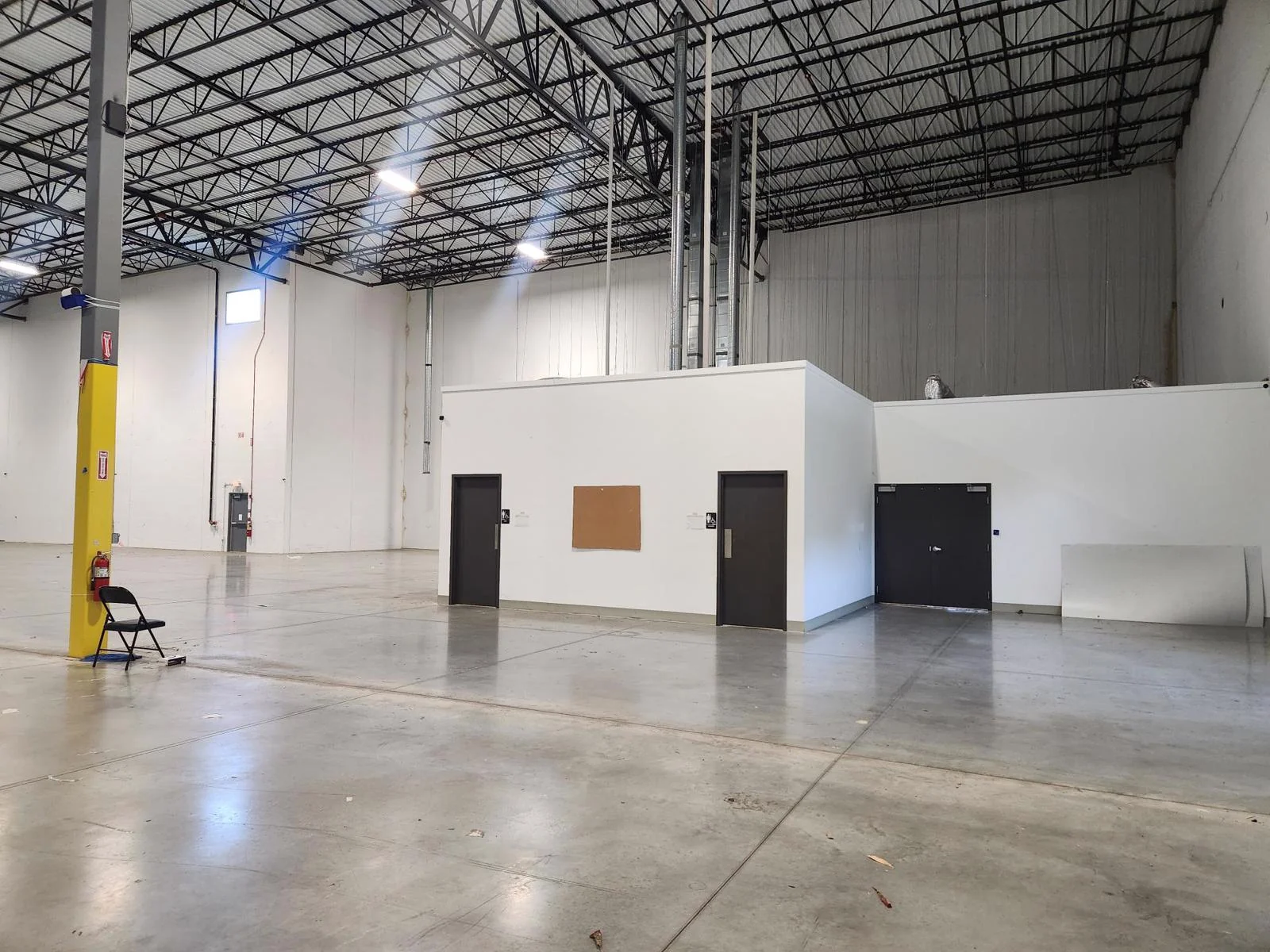Modern Aurora Warehouse — Lease in Aurora, IL, photo 4 of 5