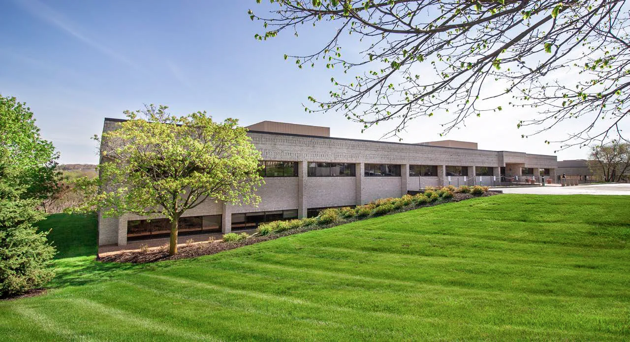 Stone Ridge I — Lease in Waukesha, WI, photo 3 of 6