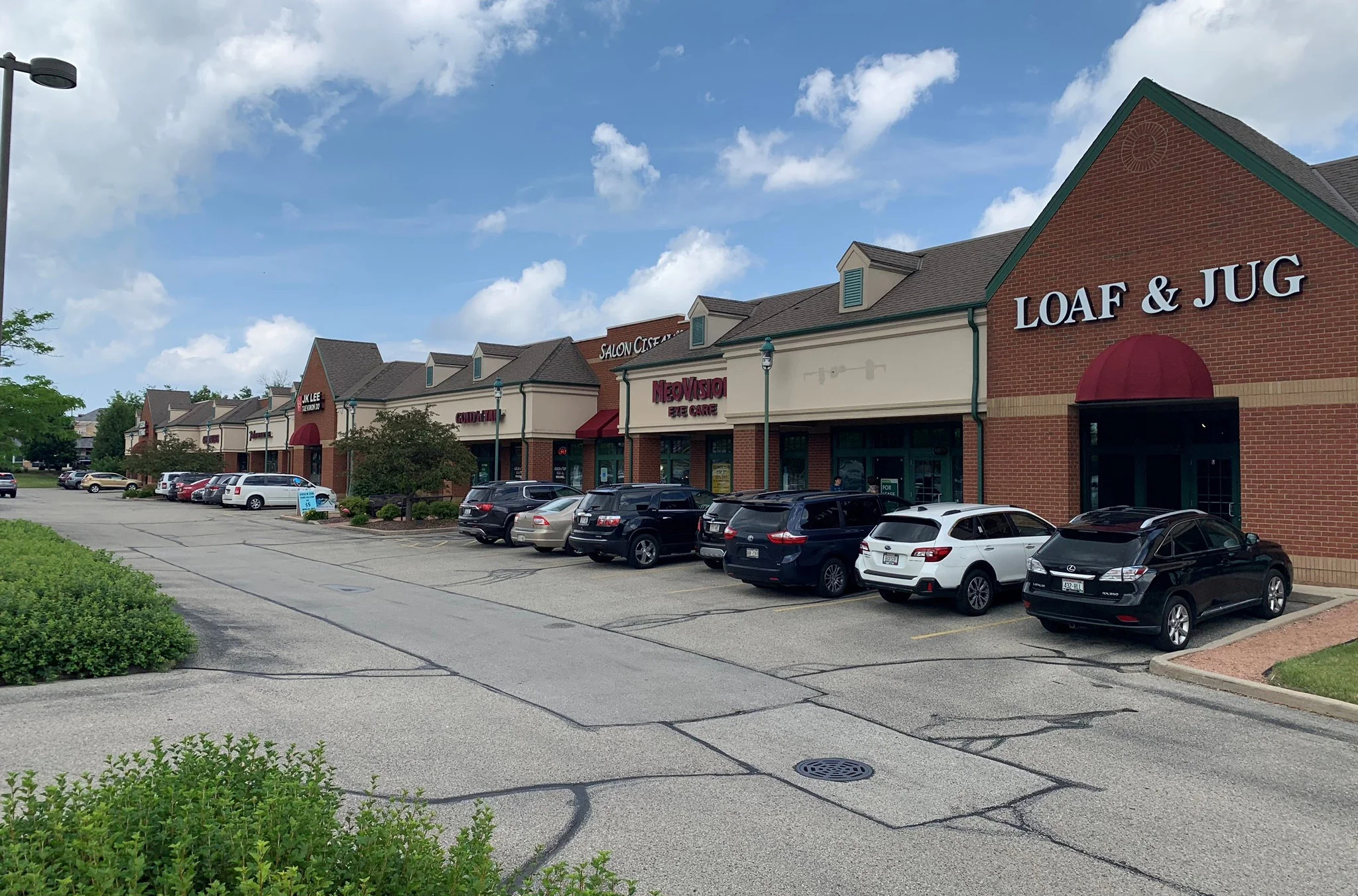 Lake Country Market — Lease in Pewaukee, WI, photo 2 of 3