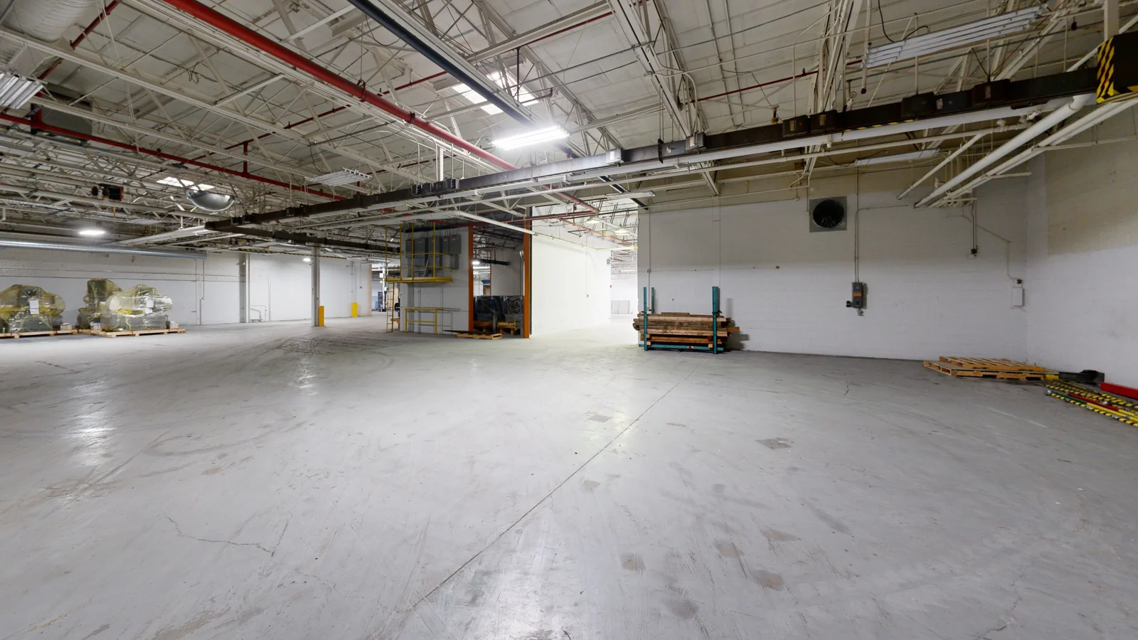 900 N State St — Lease in Elgin, IL, photo 3 of 4