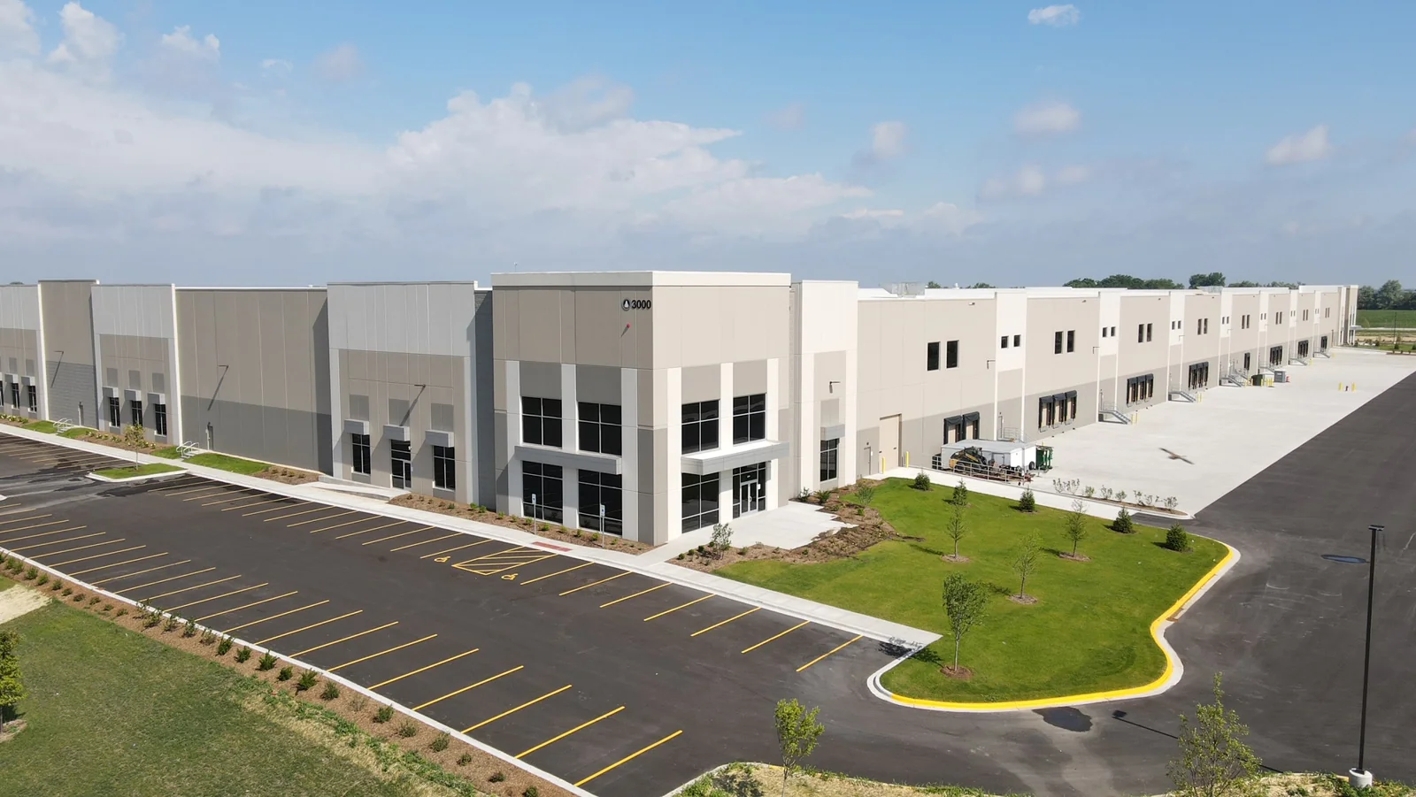 90 & Randall Logistics Park - Building 4 — Lease in Algonquin, IL, photo 1 of 1