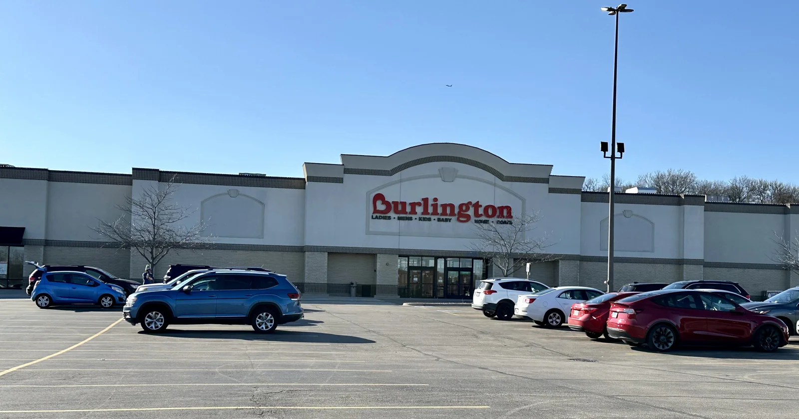 Otter Creek Shopping Center — Lease in Elgin, IL, photo 2 of 5