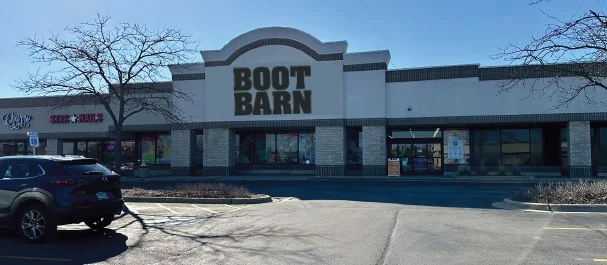Otter Creek Shopping Center — Lease in Elgin, IL, photo 4 of 5