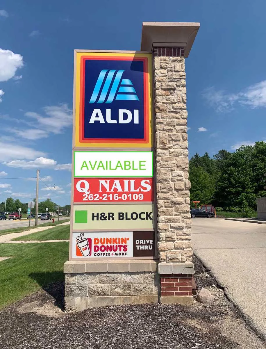 Hartford Centre — Lease in Hartford, WI, photo 2 of 4