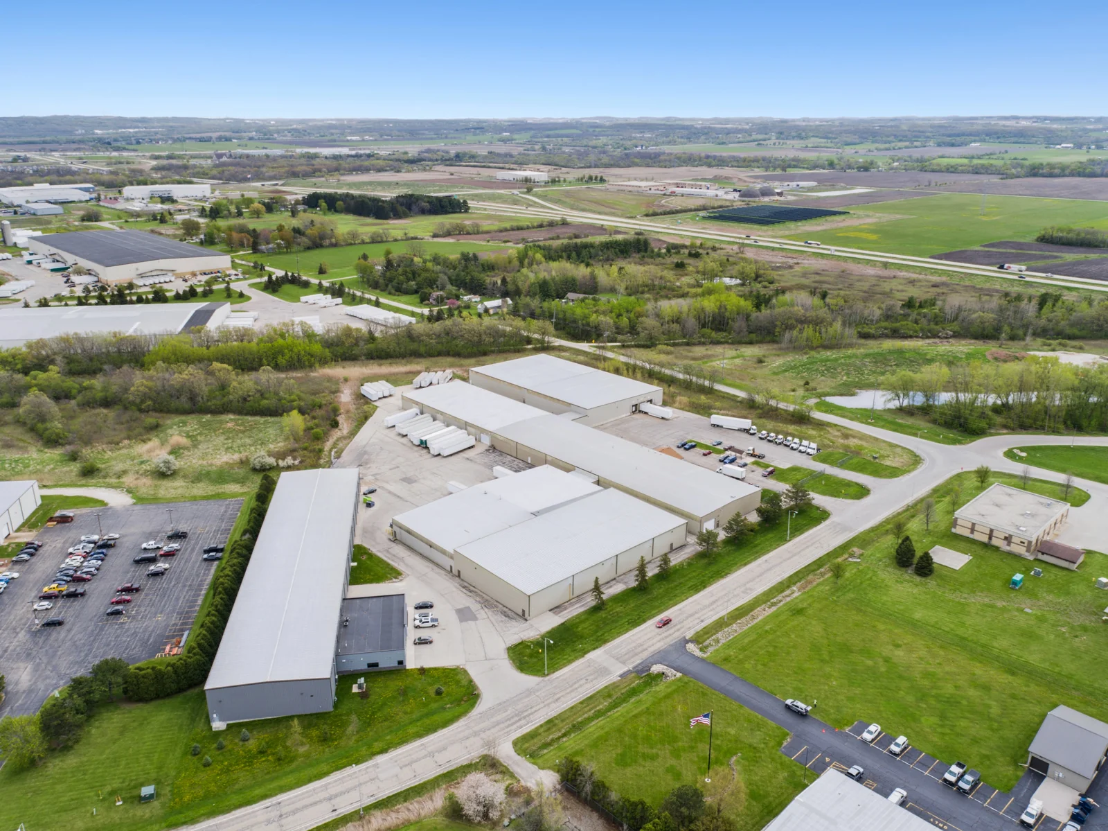 Light Industrial Facility — Lease in Fond Du Lac, WI, photo 2 of 5