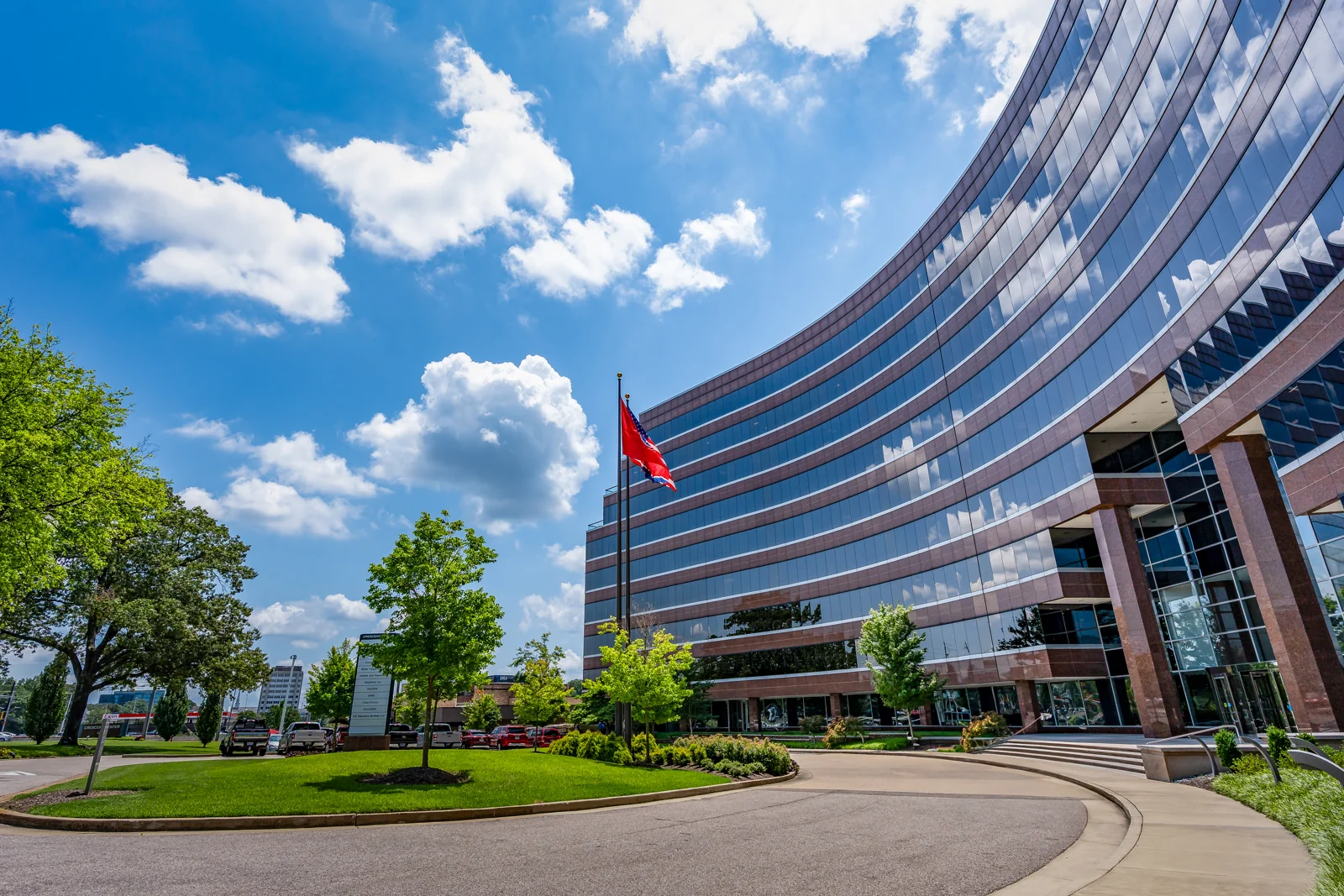 Crescent Center — Lease in Memphis, TN, photo 2 of 8