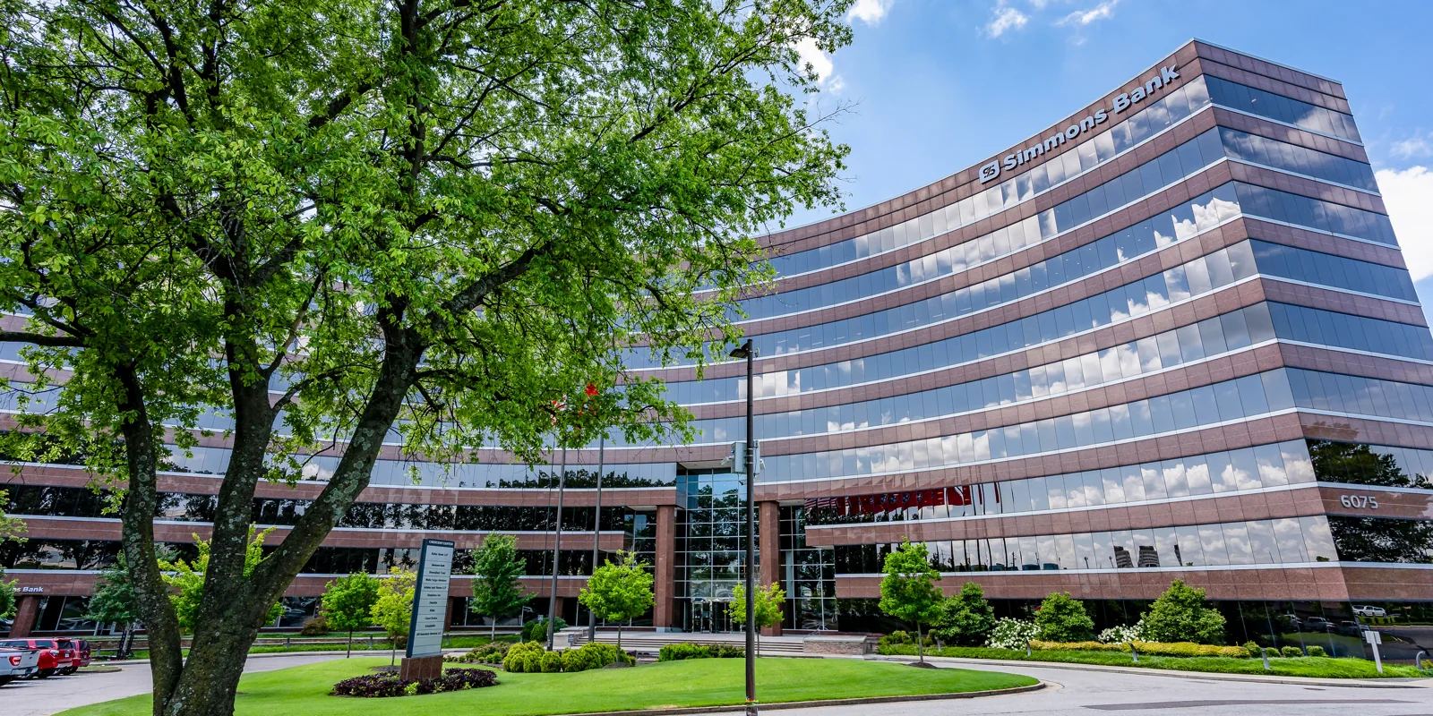 Crescent Center — Lease in Memphis, TN, photo 3 of 8