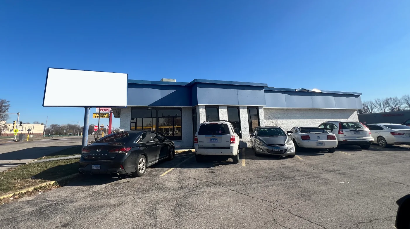 Freestanding Building | 2,443 SF | 0.55 Acres — Lease in Belleville, IL, photo 1 of 1