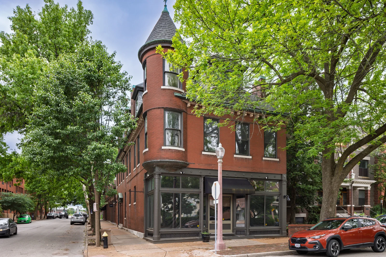 4400 Laclede & 5-11 Newstead — Sale in St. Louis, MO, photo 1 of 8
