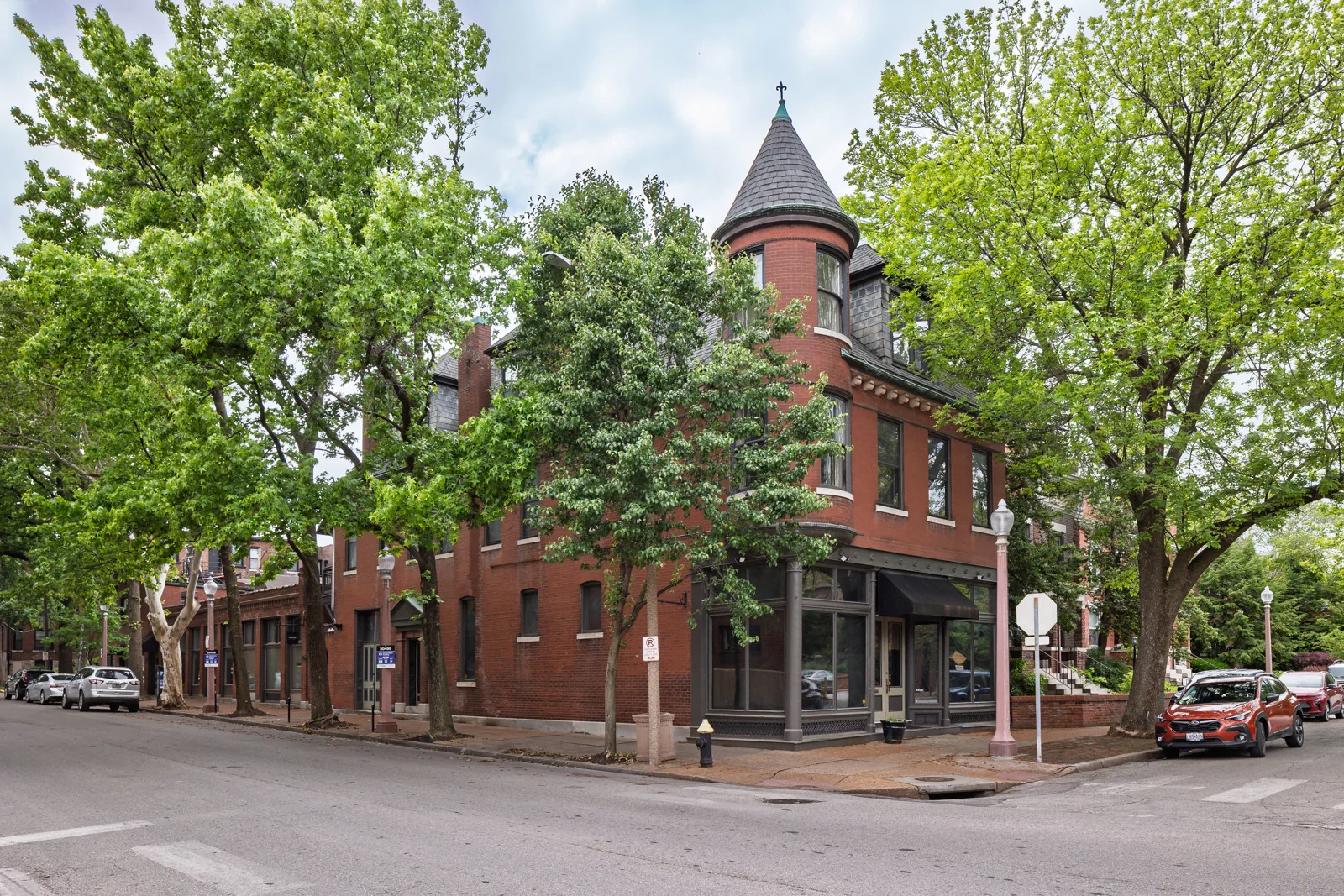 4400 Laclede & 5-11 Newstead — Sale in St. Louis, MO, photo 2 of 8