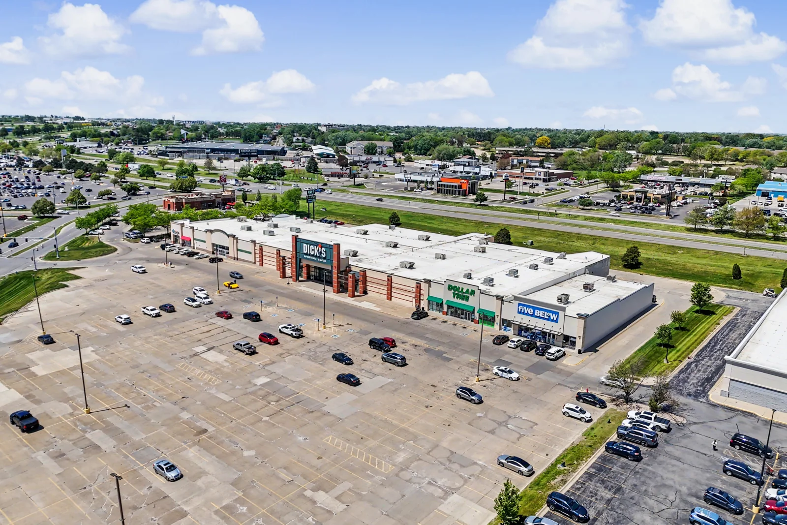 Crossroad Commons — Lease in Waterloo, IA, photo 4 of 6