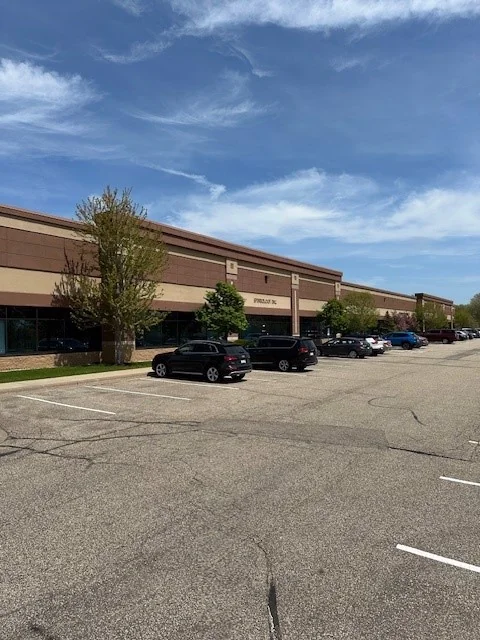 Oaks Tech Center IV — Lease in Oakdale, MN, photo 1 of 1