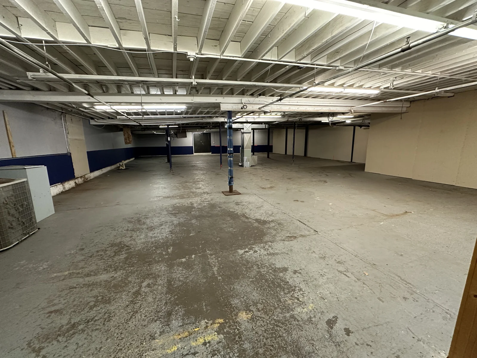 Industrial in Roseville, MN — Lease in Roseville, MN, photo 3 of 4