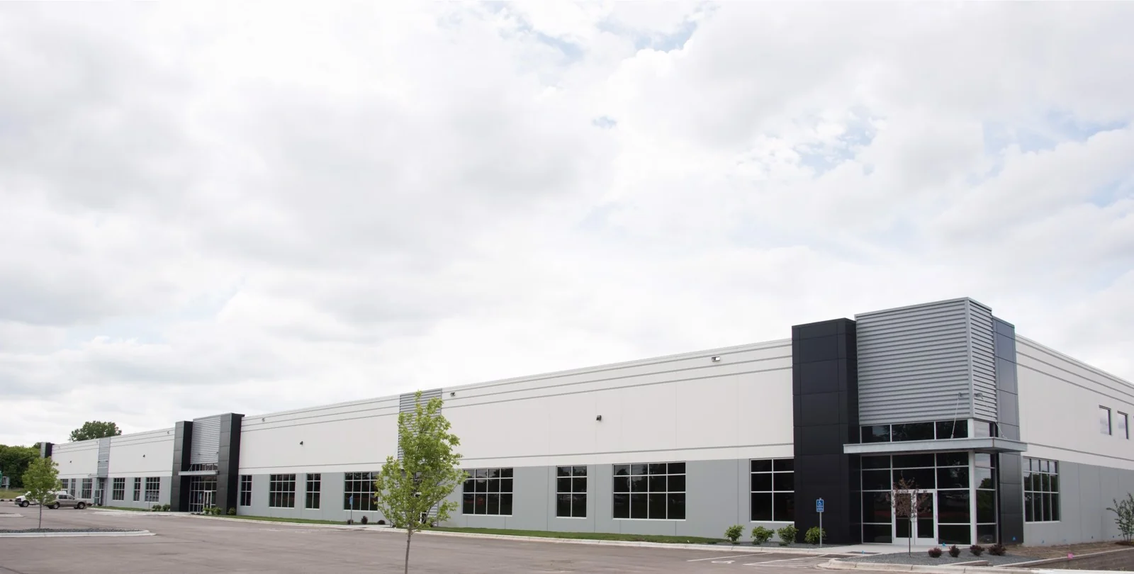 Industrial in Mendota Heights, MN — Lease in Mendota Heights, MN, photo 1 of 2