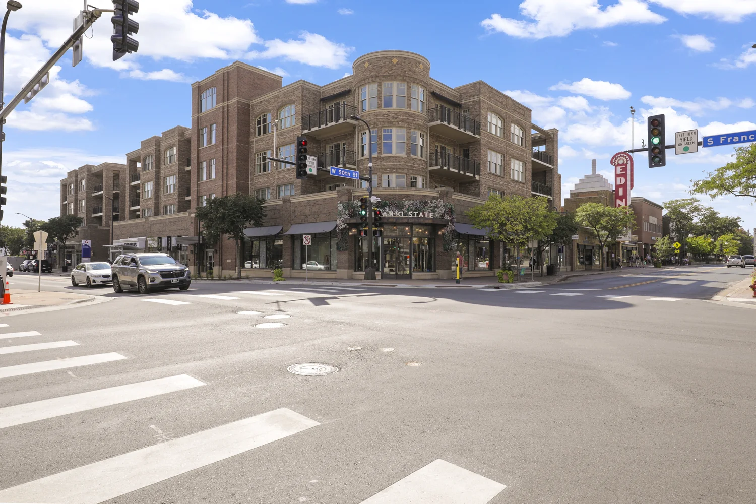 Retail in Minneapolis, MN — Lease in Minneapolis, MN, photo 1 of 1