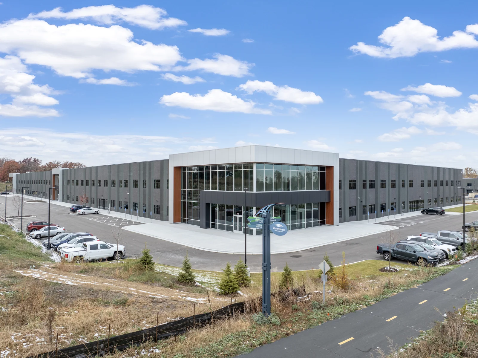 Golden Valley Business Center — Lease in Golden Valley, MN, photo 1 of 1