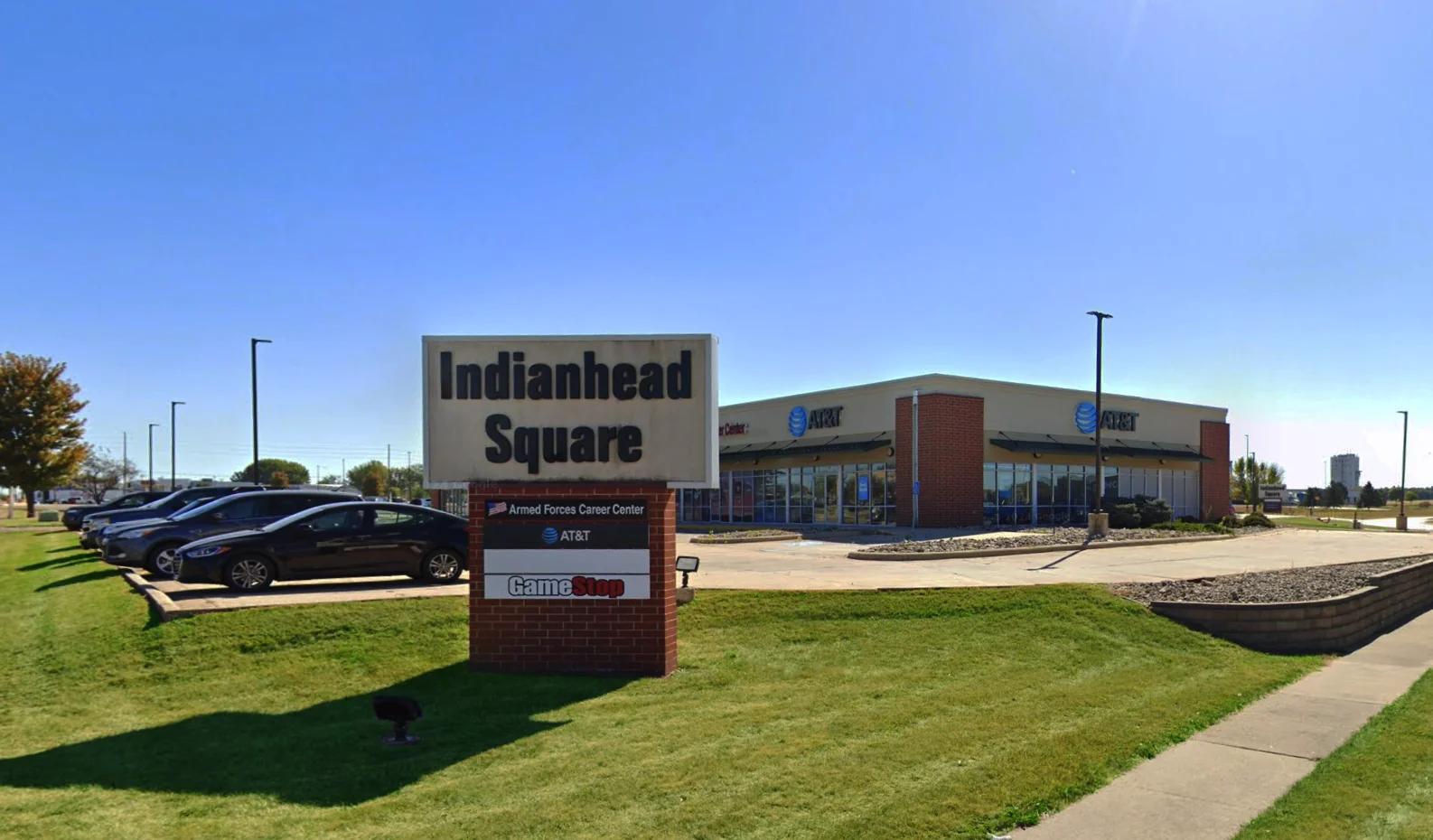 Indianhead Square Shopping Center — Lease in Mason City, IA, photo 2 of 6