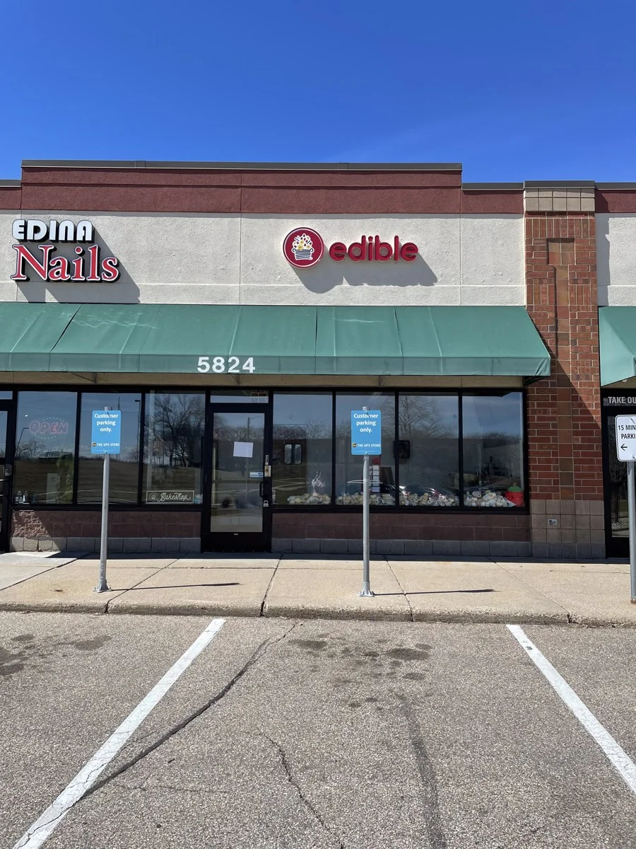 Londonderry Shops — Lease in Edina, MN, photo 3 of 3