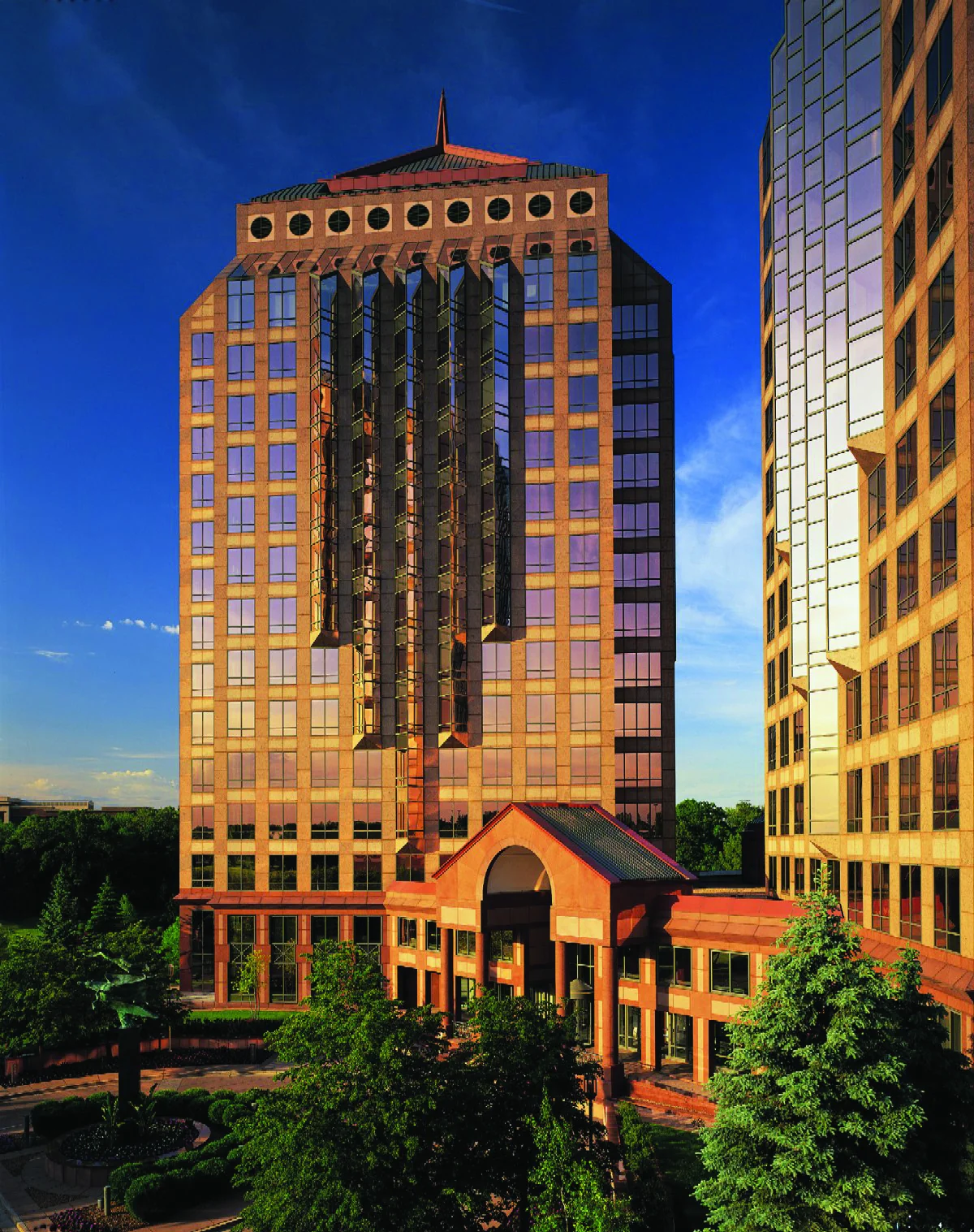601 Tower at Carlson Center — Lease in Minnetonka, MN, photo 1 of 6