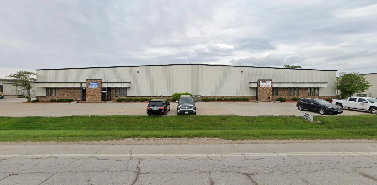5727 NE 16th St — Lease in Des Moines, IA, photo 3 of 8