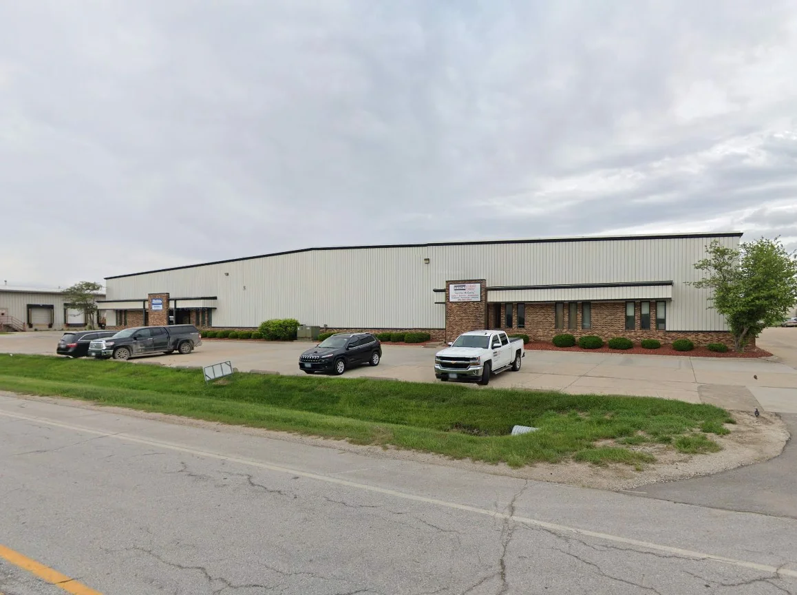 5727 NE 16th St — Lease in Des Moines, IA, photo 4 of 8