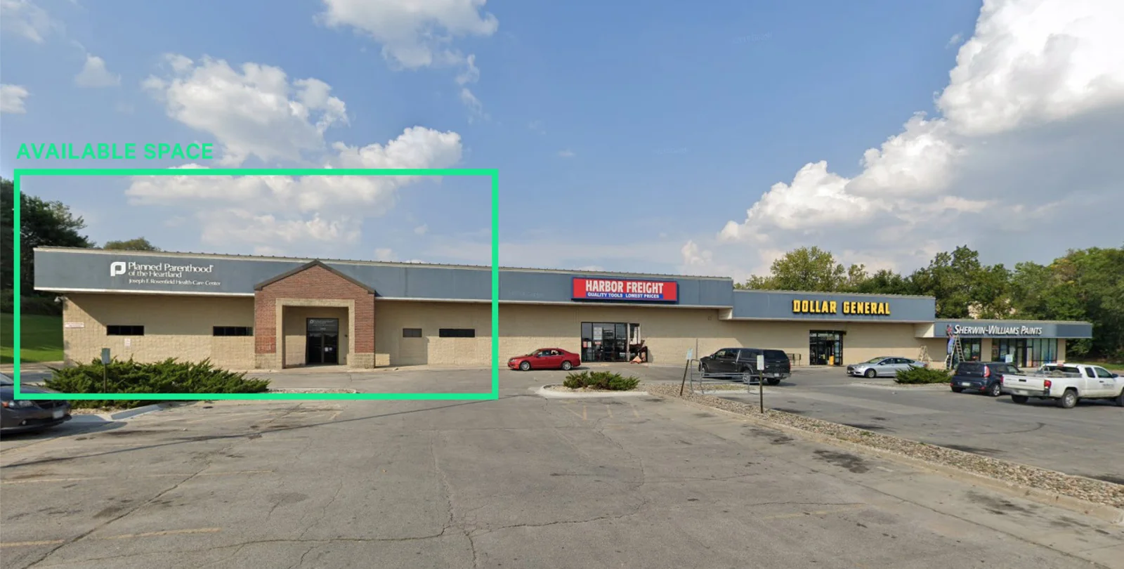 Army Post Plaza — Lease in Des Moines, IA, photo 1 of 2