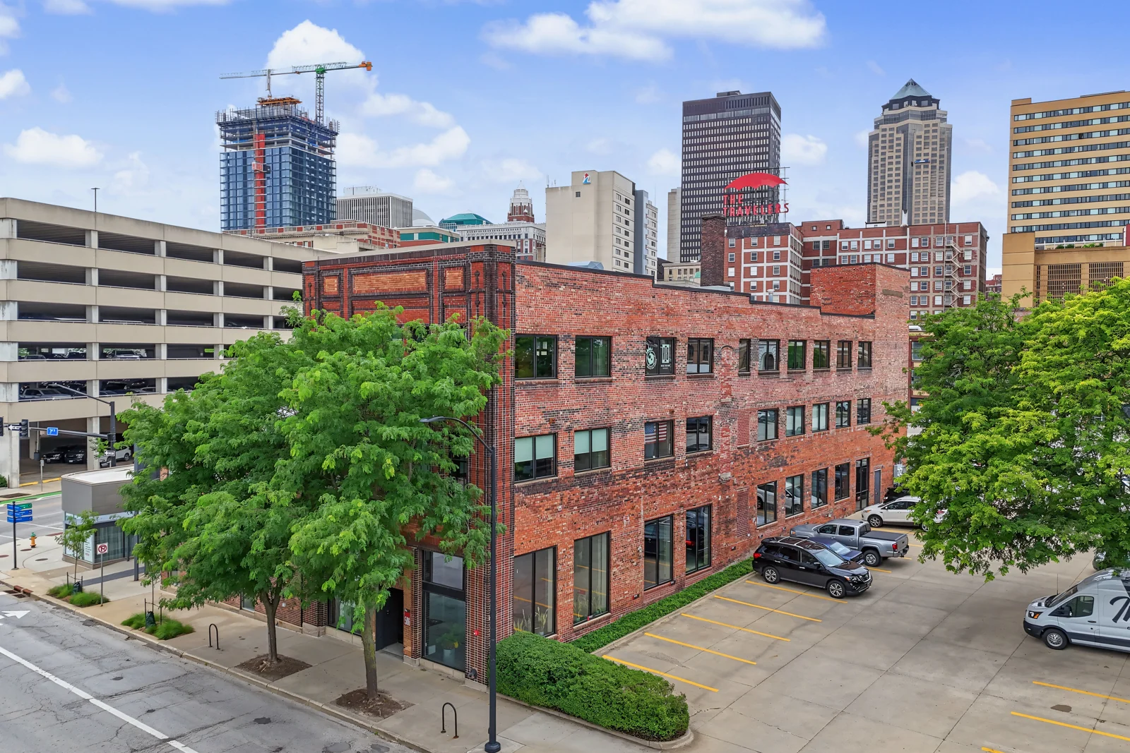 Encore Building — Lease in Des Moines, IA, photo 1 of 8